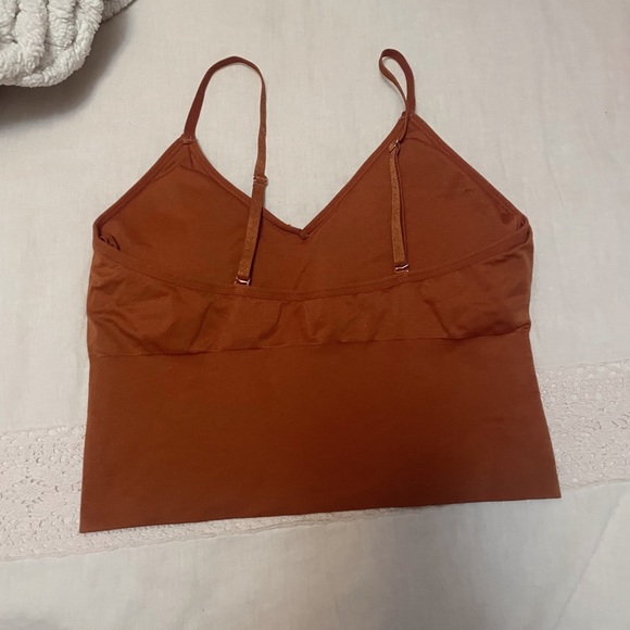 BROWN CROPPED TANK - Picture 2 of 3